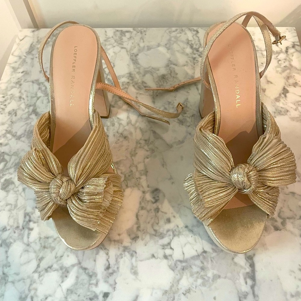 LOEFFLER RANDALL
Natalia Metallic Knot Platform Sandals